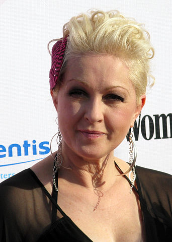 Cyndi Lauper to Receive Icon Award