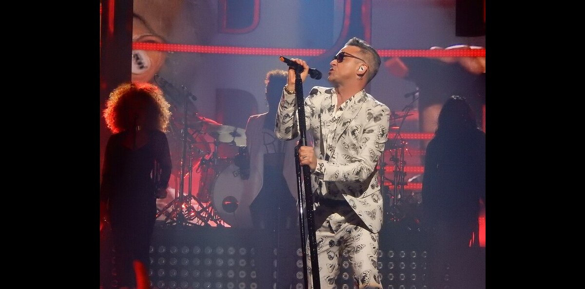 Robbie Williams Plans 2020 Las Vegas Residency Dates