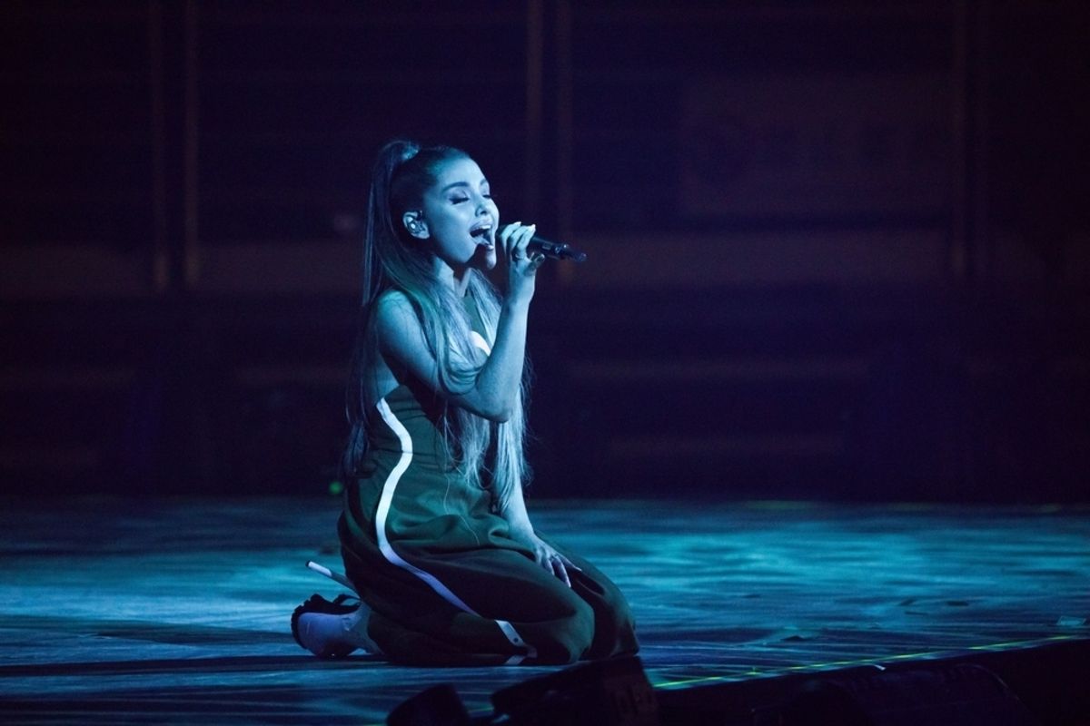 Ariana Grande Teases Netflix 'Sweetener' Tour Movie