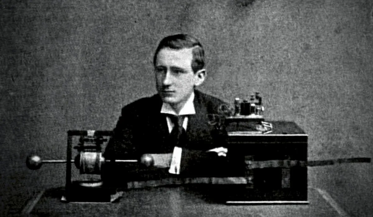 Uncertain mercenary Highland Guglielmo Marconi: The Father of Modern Radio (Live365 History of Radio)