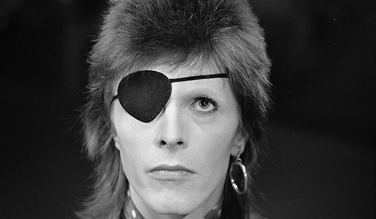 David Bowie To Be Honored With Spot On London S Music Walk Of Fame