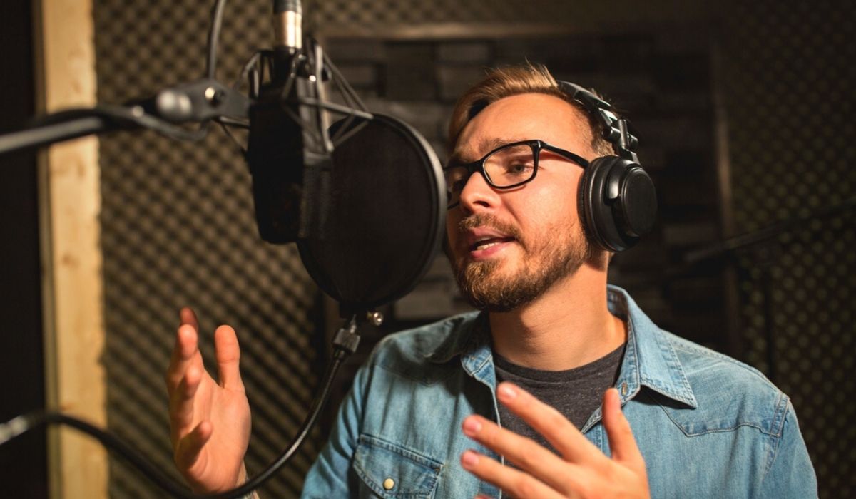 how-to-get-a-great-radio-voice