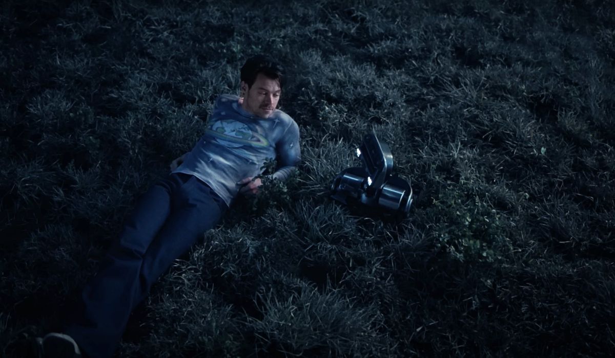 Harry Styles Shares 'Satellite' Music Video