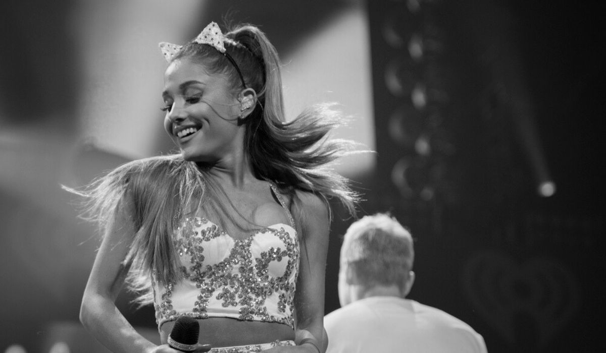 Ariana Grande Unveils New Yours Truly Deluxe Edition For 10th Anniversary 7083